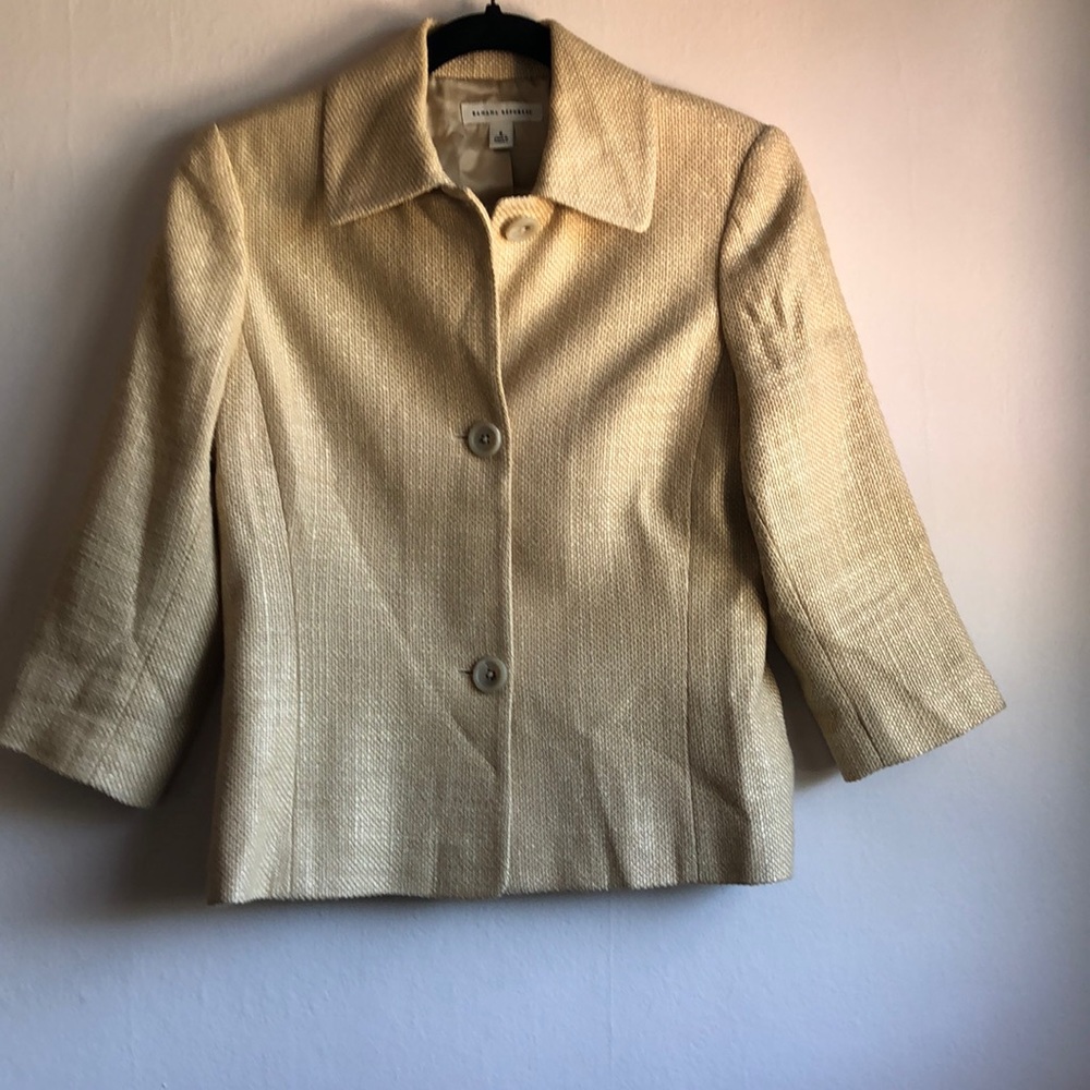 Pale gold Banana Republic blazer size 6